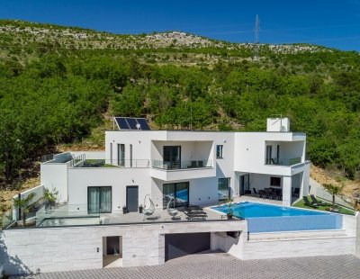 Villa in Omis to rent