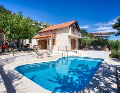 Villa in Omis to rent