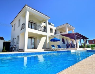 Villa in Latchi to rent