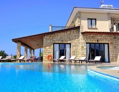 Villa in Latchi to rent