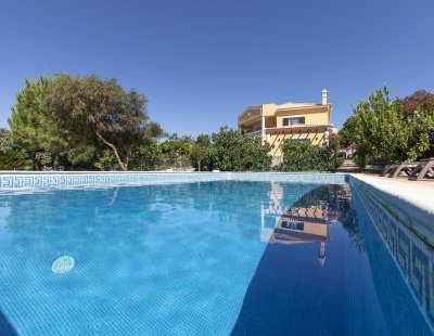 Villa in Almancil to rent