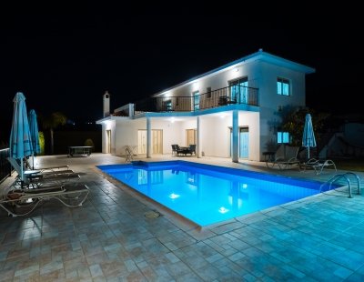 Villa in Coral Bay to rent