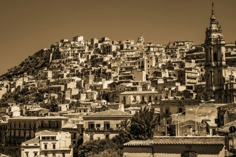 Overlooking Modica, Sicily villa holidays