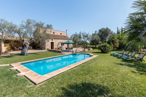 Swimming pool view of Villa Carratxet in Mallorca