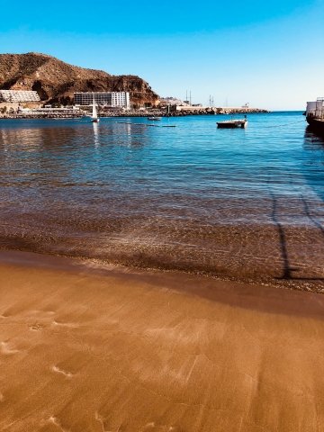 Winter sun holidays on the beach of Gran Canaria