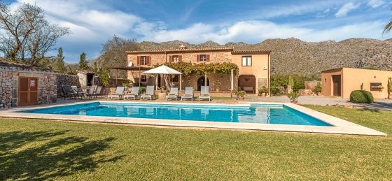 02-min_-1-.jpg Villa holidays in Mallorca