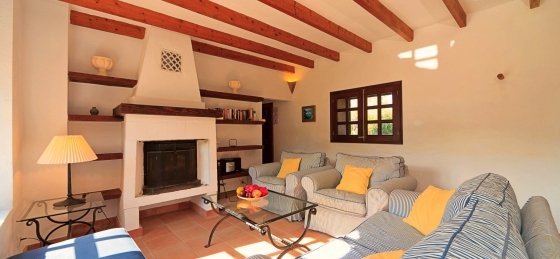 04-min.jpg Book a villa in Mallorca