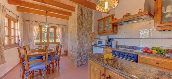 08-min_1.jpg Villa rentals in Mallorca