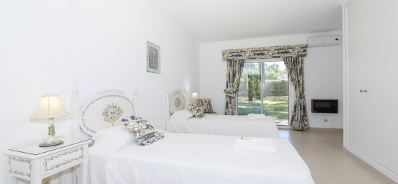 14.jpg Book a villa in Vilamoura