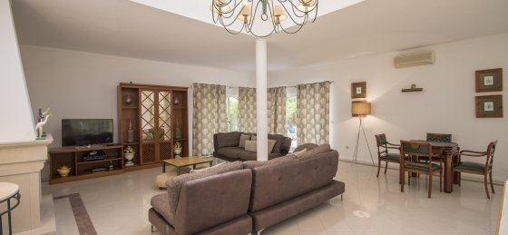14.jpg Villas in Vilamoura