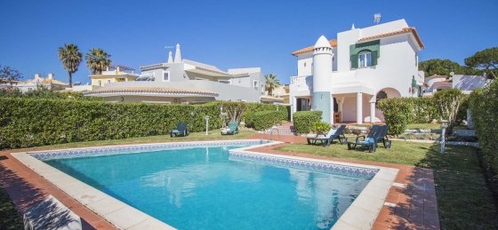 1.jpg Villas in Vilamoura