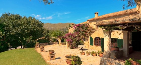 21-min.jpg Book a villa in Mallorca