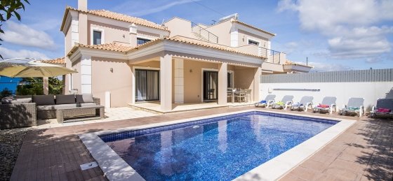 Villas in Almancil