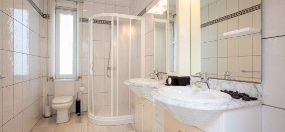 del_gray_11.jpg Book a villa in Spain