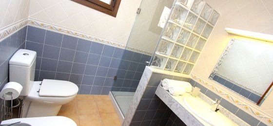shower_room_1.jpg Holiday villas in Lanzarote