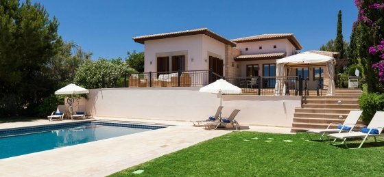 Villa holidays in Aphrodite Hills Resort