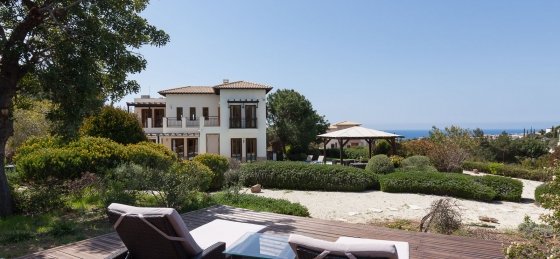 Book a villa holiday in Aphrodite Hills Resort