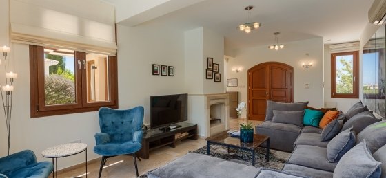 05.jpg Villa rentals in Aphrodite Hills Resort