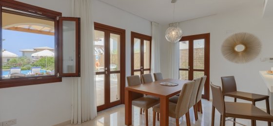 06.jpg Book a villa holiday in Aphrodite Hills Resort