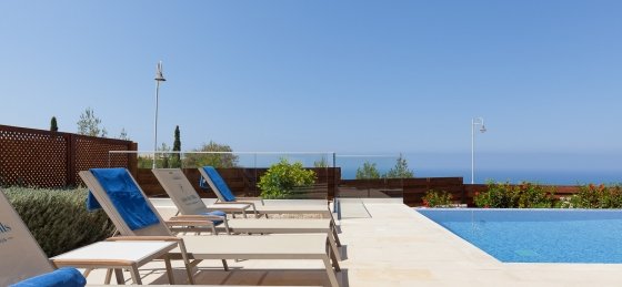 07.jpg Book a villa in Aphrodite Hills Resort
