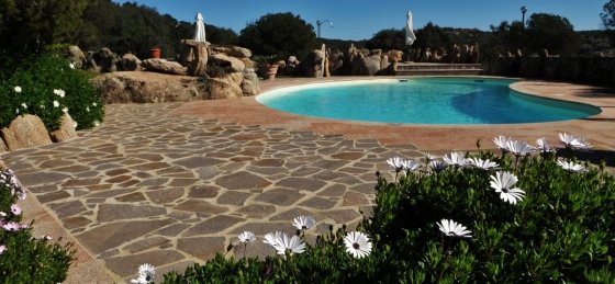 1-piscina.jpg Villas in Baia Sardinia