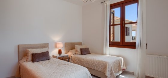 10.jpg Book a villa in Aphrodite Hills Resort