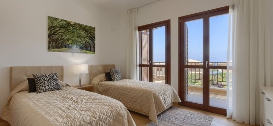 12.jpg Book a villa holiday in Aphrodite Hills Resort