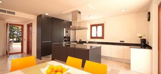 13_-10-_0.jpg Book a villa in Mallorca