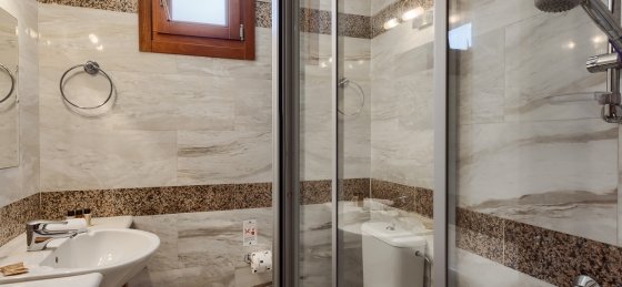 19.jpg Book a villa in Aphrodite Hills Resort