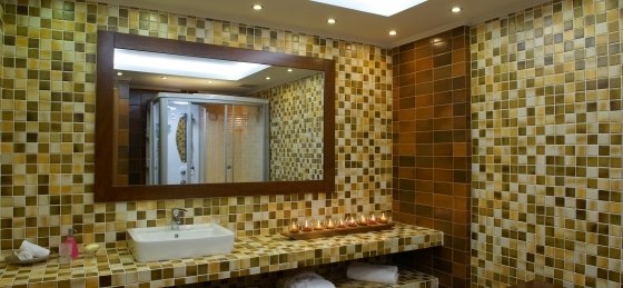 2.4_family_spa_bathroom.jpg Holiday villas in Crete