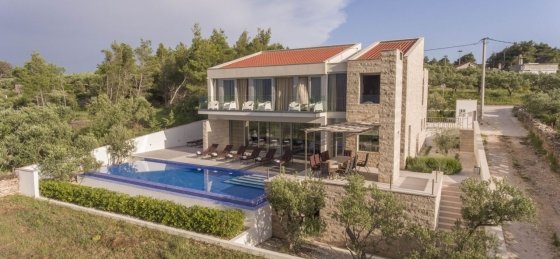 Villas in Brac