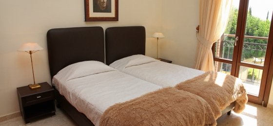 5_10.jpg Book a villa in Aphrodite Hills Resort