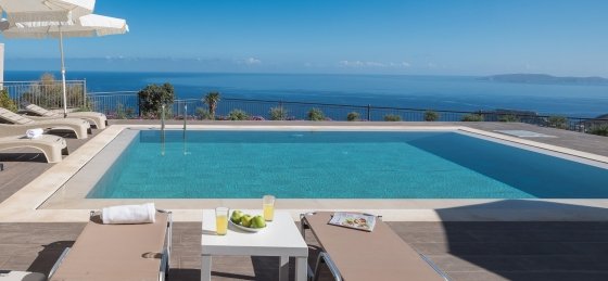 Holiday villas in Greece