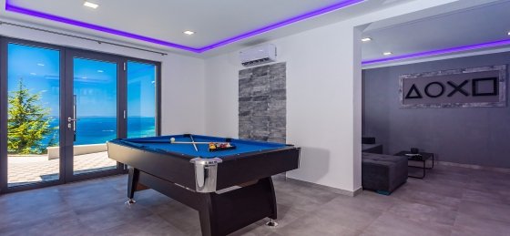 12_18.jpg Book a villa holiday in Omis