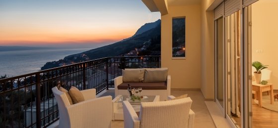 Villa rentals in Omis