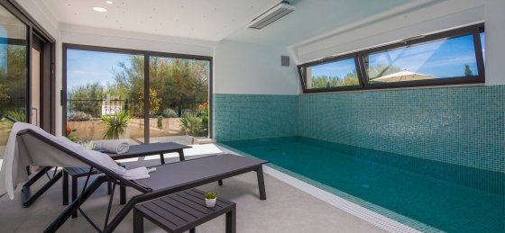 Villa holidays in Omis