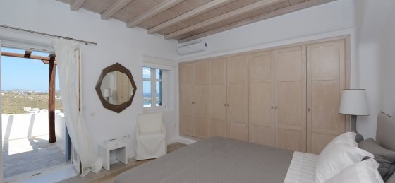 8_8.jpg Book a villa holiday in Psarou