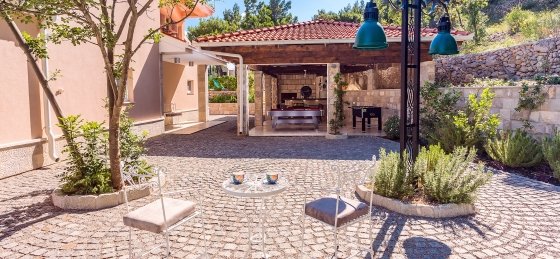 Book a villa holiday in Omis