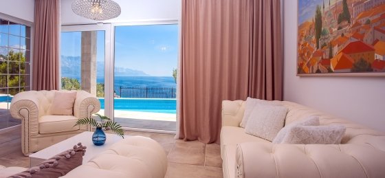 Villa rentals in Omis