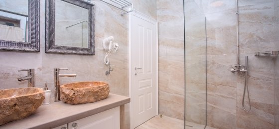 Book a villa in Omis