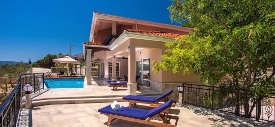 Book a villa in Omis