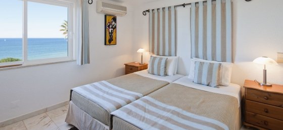 _os10720.jpg Book a villa holiday in Algarve