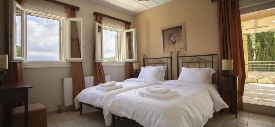 alk_1358b.jpg Book a villa holiday in Greece