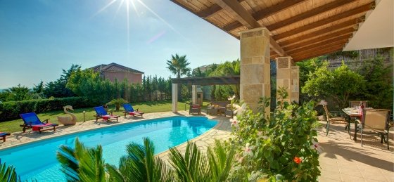 athena_liakas_villas_kefalonia.rfw-35.jpg Book a villa holiday in Spartia