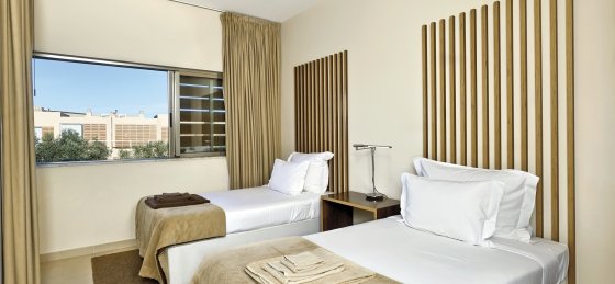 salgados_beach_villas_-_bedroom_3.jpg Villa holidays in Albufeira