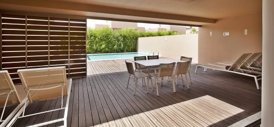 salgados_beach_villas_-_pool_terrace_1.jpg Villa in Algarve to rent