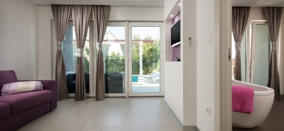 villa_in_rogoznica_15.jpg Book a villa in Croatia