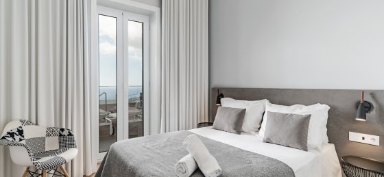 11_-_our_madeira_-_vila_da_portada_-_double_bedroom.jpg Villa in Portugal to rent