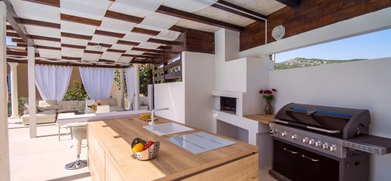 Villa rentals in Omis