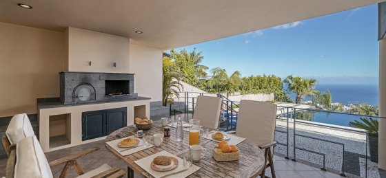 12_-_our_madeira_-_villa_luz_-_exterior.jpg Villa holidays in Madeira